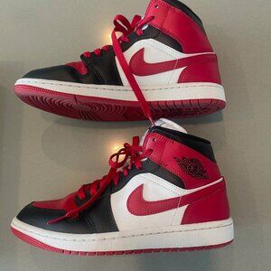 WMNS Air Jordan 1 Mid Black/Gym Red-White in Box